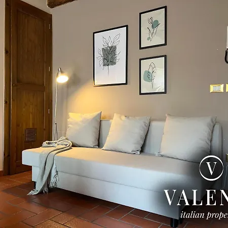 Via Ruga Degli Orlandi - Valente Italian *